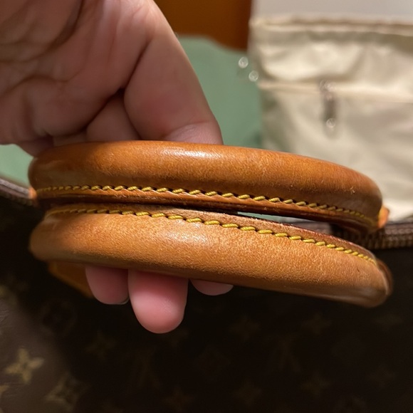 Authentic Louis Vuitton monogram speedy 35 - Picture 4 of 16